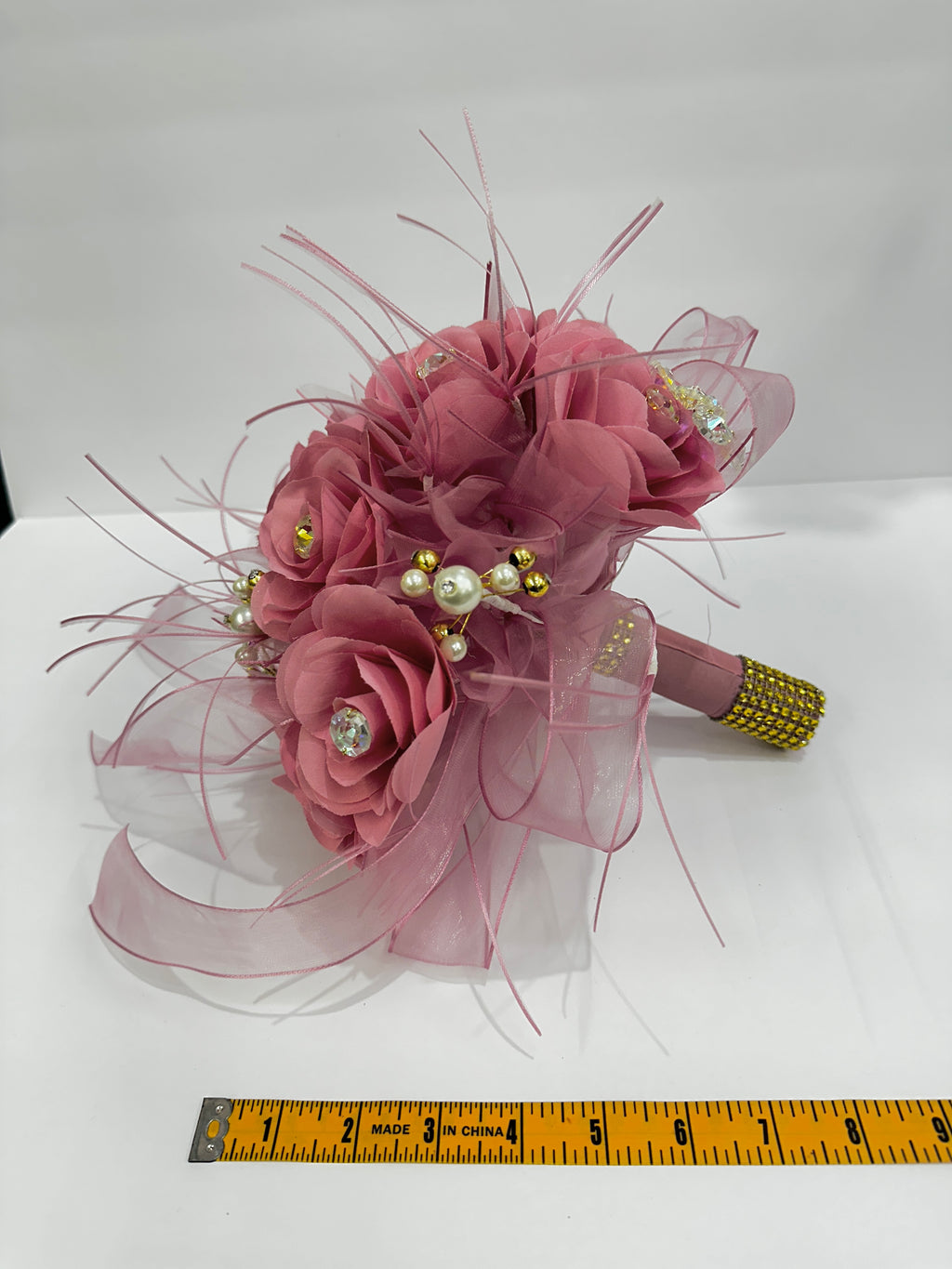 cherry pink and AB color rhinstones Quince Bouquet with color  accents  | Ramo verde rosa cherry de Quince con application de color