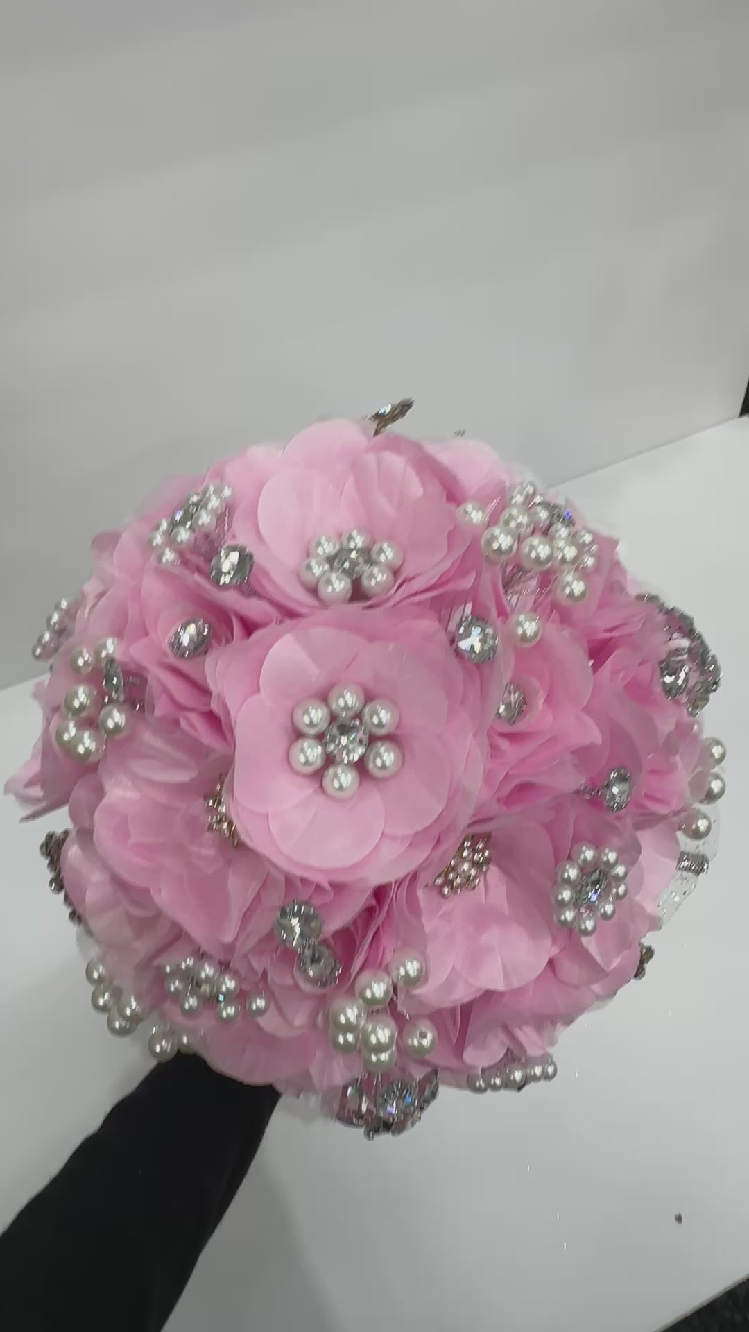 pink with silver rhinstones with pearls  Quince Bouquet | Ramo de Quinceañera rosa con pedrería plateada y perlas